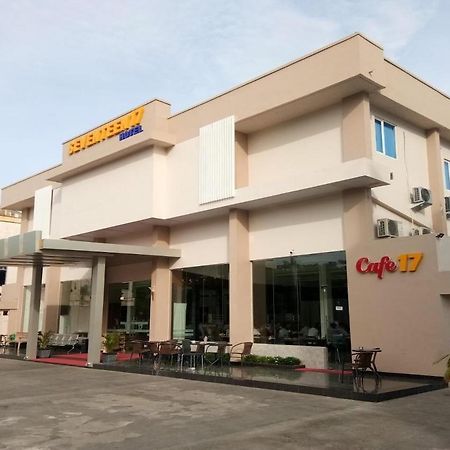 Seventeen Hotel Банда Ачех Екстериор снимка
